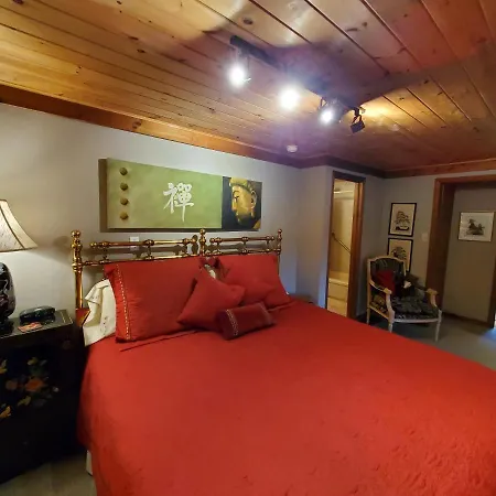 Shambhala Bed And Breakfast Buckhorn Exterior photo
