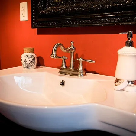 Shambhala Bed And Breakfast Buckhorn Room photo