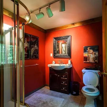 Shambhala Bed And Breakfast Buckhorn Room photo