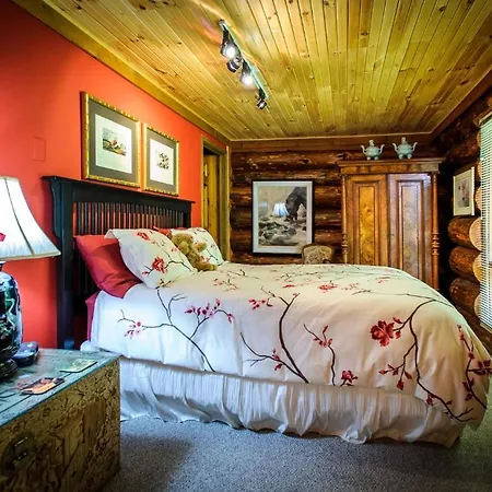 Shambhala Bed And Breakfast Buckhorn Room photo