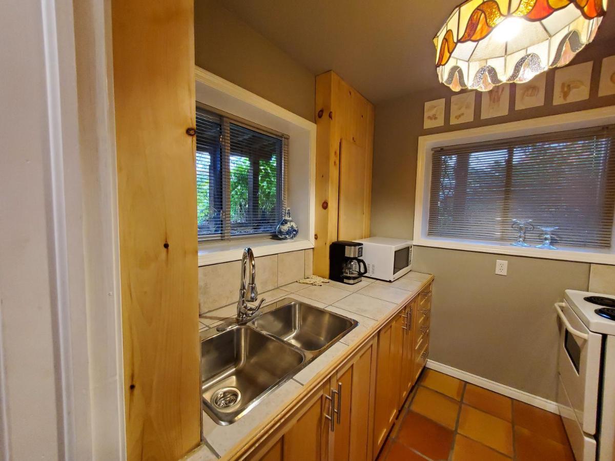 Shambhala Bed & Breakfast 2*