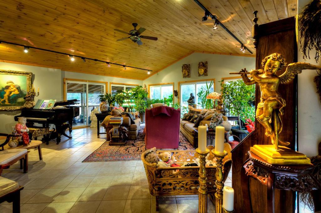 Bed & Breakfast Shambhala 2*