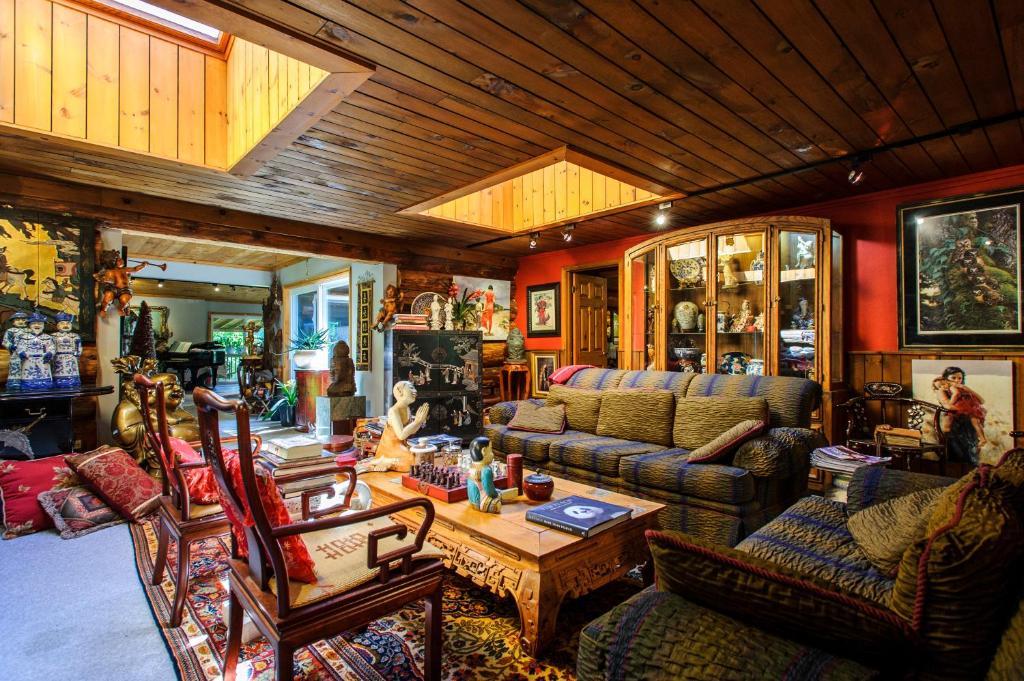 Shambhala Buckhorn